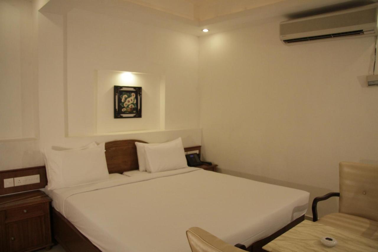 Hotel Rajadhani Тривандрум Экстерьер фото